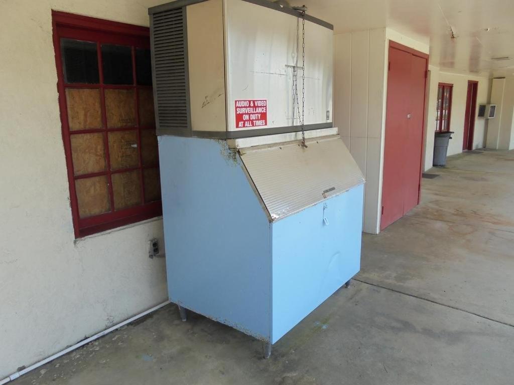 Pinelodge Motel Baxley Exterior photo