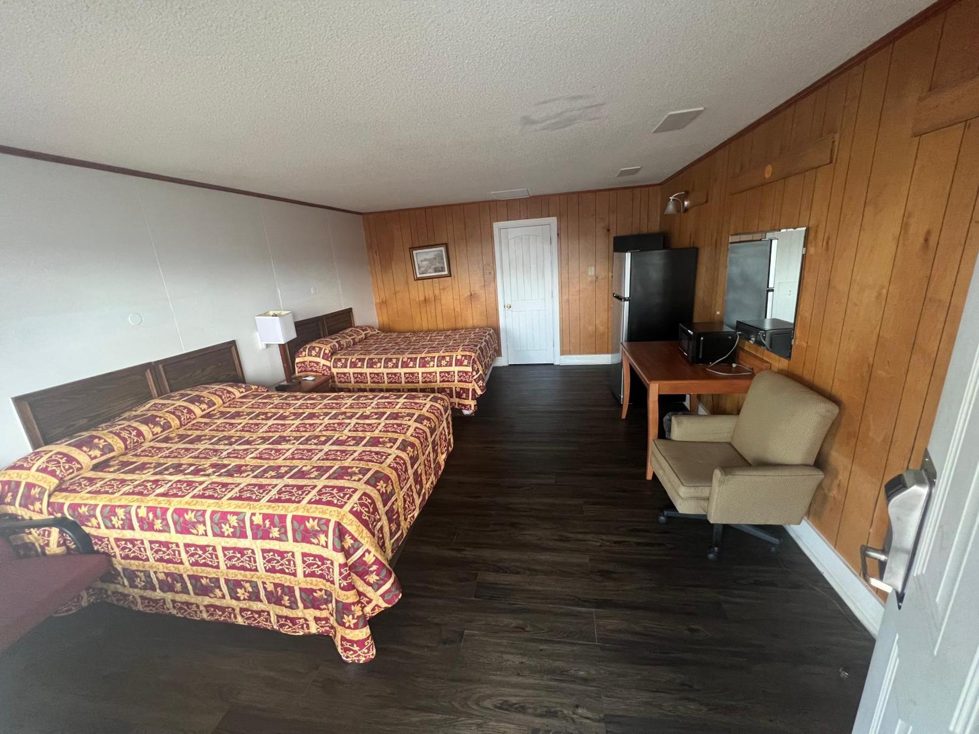 Pinelodge Motel Baxley Exterior photo