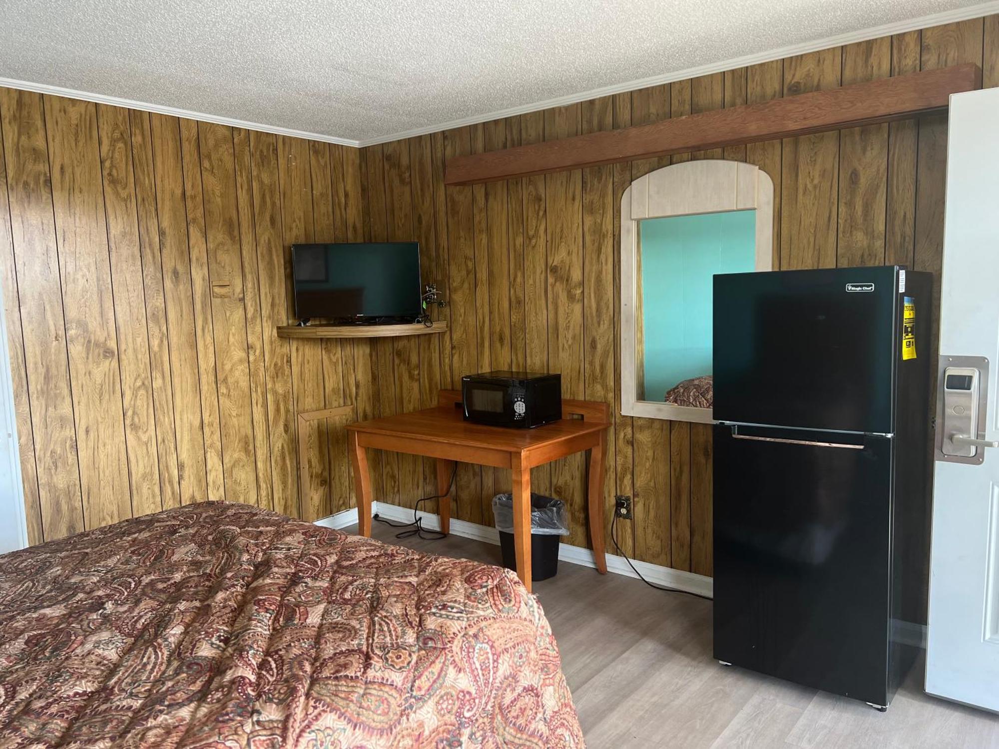 Pinelodge Motel Baxley Exterior photo